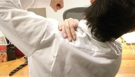 如何自我診斷肩周炎？玄鹿中頻治療儀